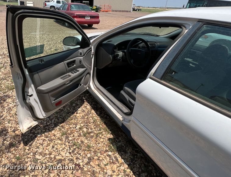 image for item DR1414 2005 Ford Taurus