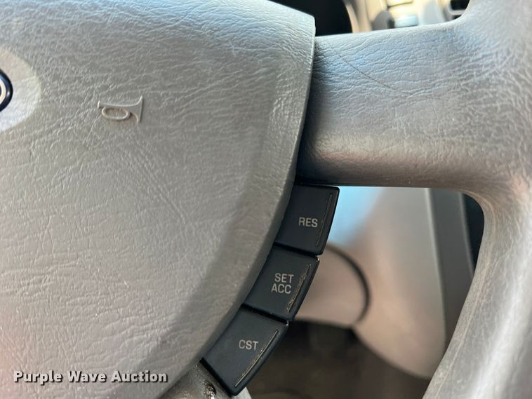 image for item DR1414 2005 Ford Taurus