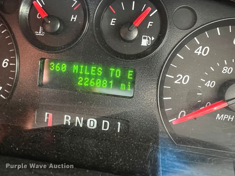 image for item DR1414 2005 Ford Taurus