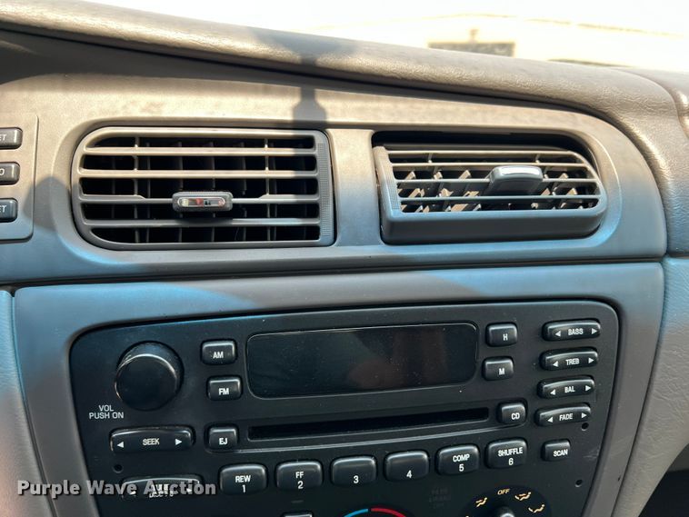 image for item DR1414 2005 Ford Taurus