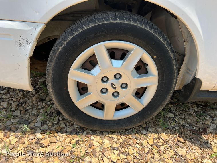 image for item DR1414 2005 Ford Taurus