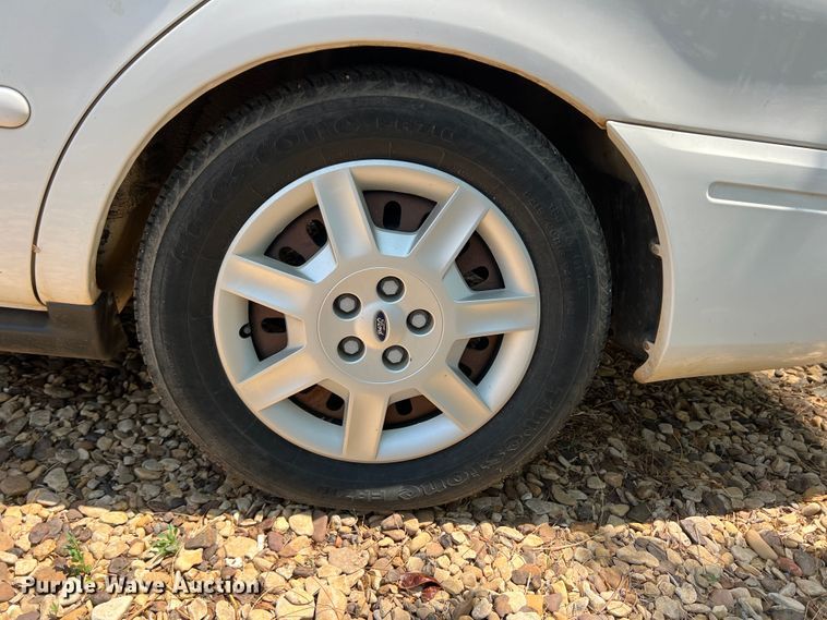 image for item DR1414 2005 Ford Taurus