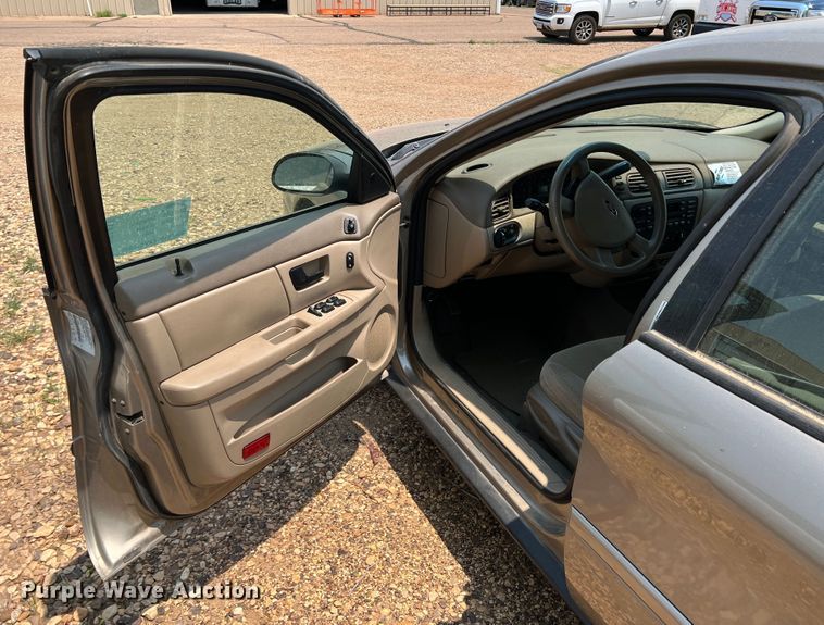 image for item DR1417 2007 Ford Taurus