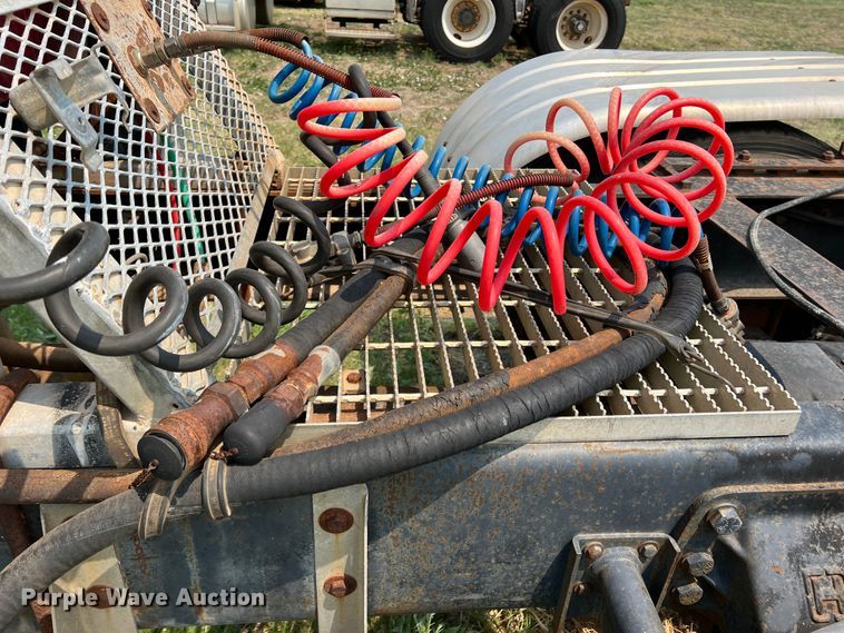 image for item DR1418 1993 Ford LTL9000  semi truck