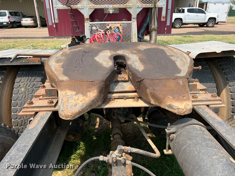 image for item DR1418 1993 Ford LTL9000  semi truck