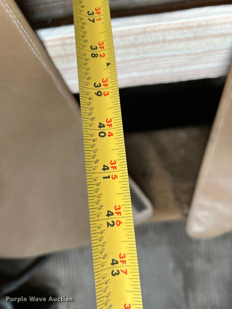 image for item DR1418 1993 Ford LTL9000  semi truck