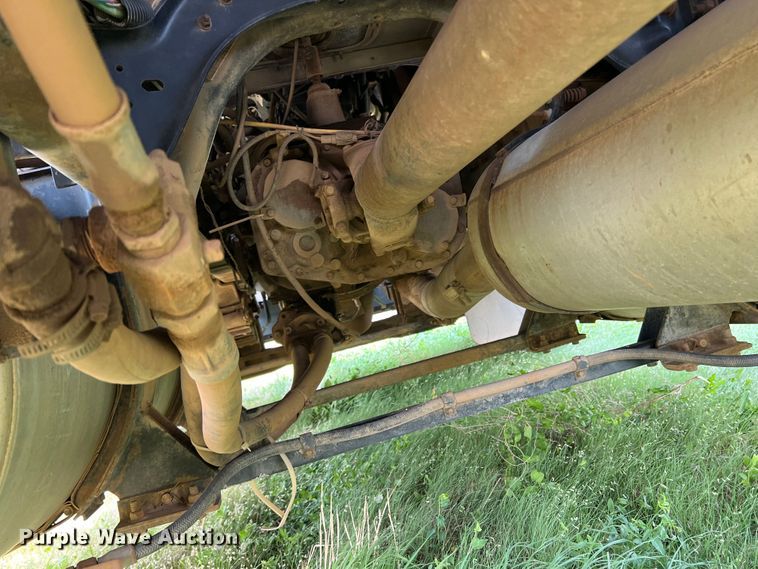 image for item DR1418 1993 Ford LTL9000  semi truck