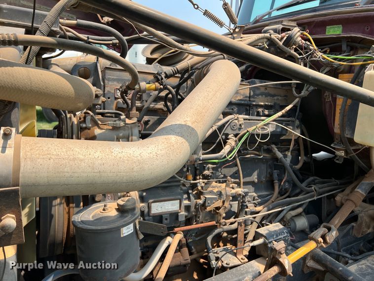 image for item DR1418 1993 Ford LTL9000  semi truck