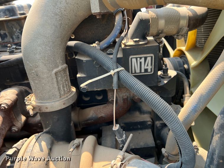 image for item DR1418 1993 Ford LTL9000  semi truck