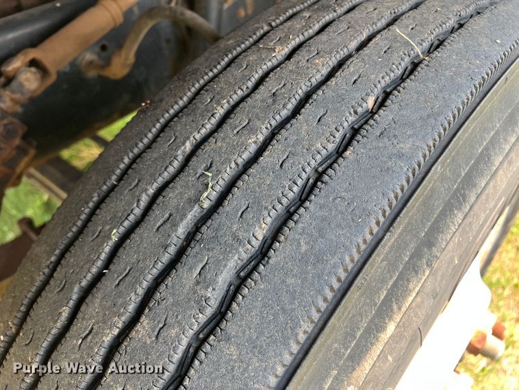 image for item DR1418 1993 Ford LTL9000  semi truck