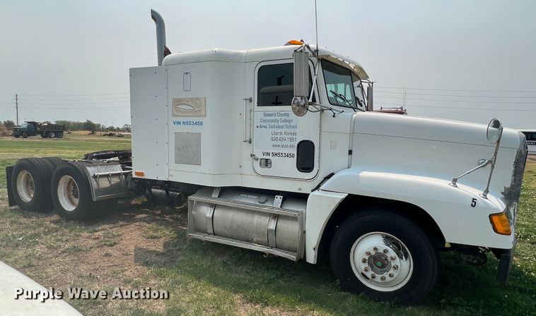 image for item DR1419 1995 Freightliner FLD120  semi truck