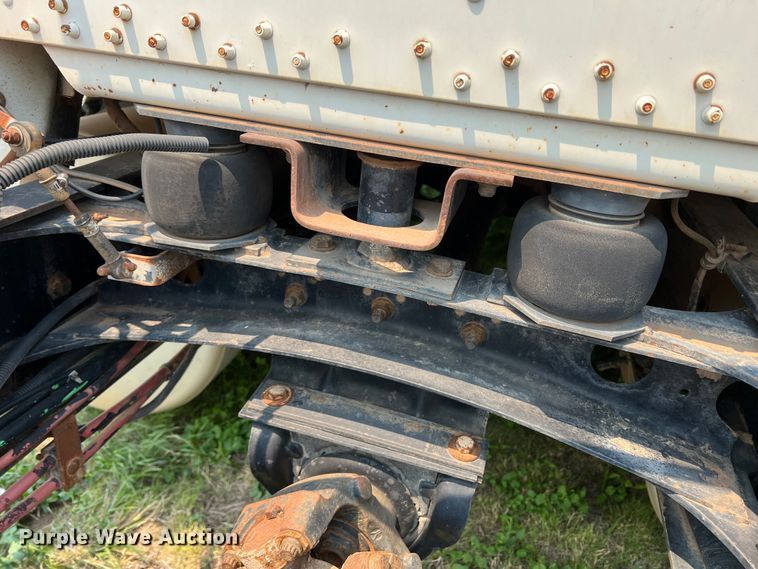 image for item DR1419 1995 Freightliner FLD120  semi truck