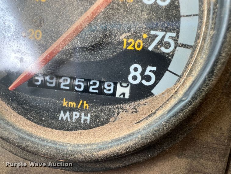 image for item DR1419 1995 Freightliner FLD120  semi truck