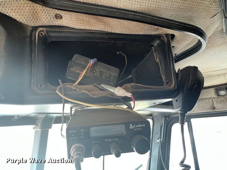 image for item DR1419 1995 Freightliner FLD120  semi truck