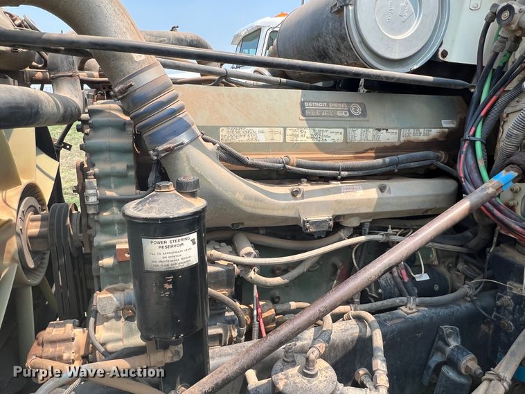 image for item DR1419 1995 Freightliner FLD120  semi truck