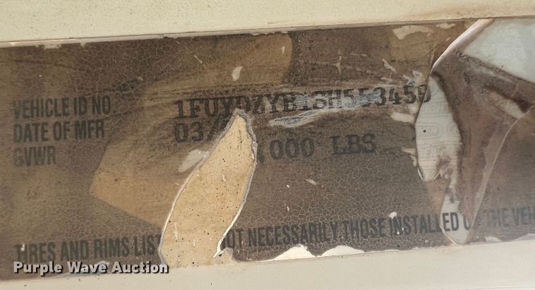 image for item DR1419 1995 Freightliner FLD120  semi truck