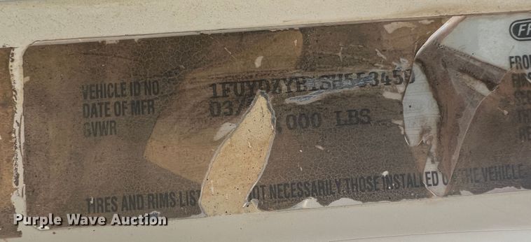 image for item DR1419 1995 Freightliner FLD120  semi truck