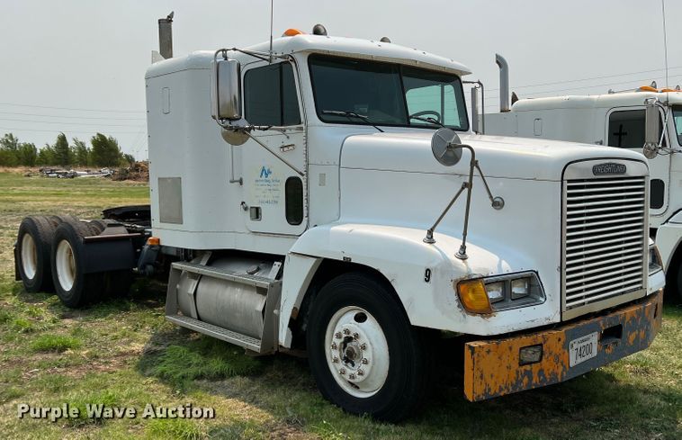 image for item DR1420 1995 Freightliner FLD120  semi truck