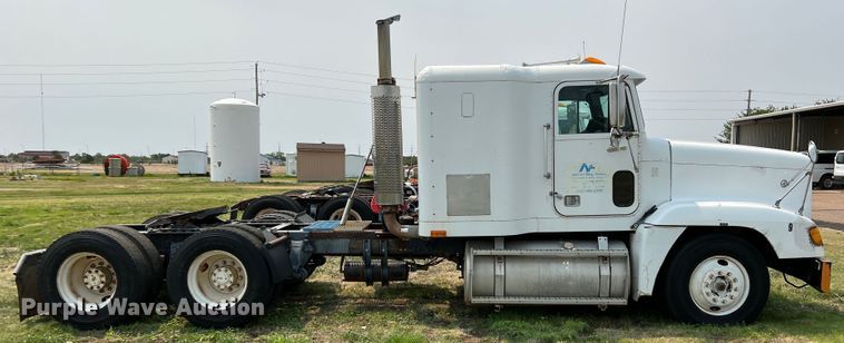 image for item DR1420 1995 Freightliner FLD120  semi truck