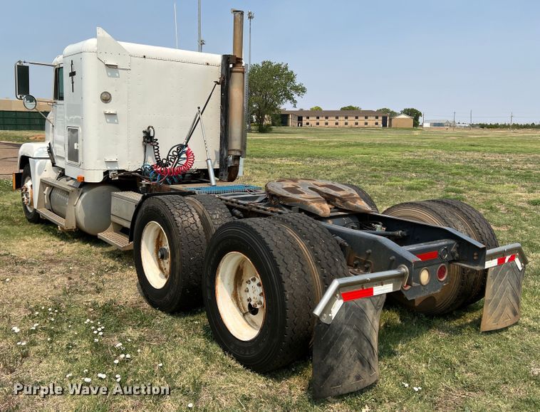 image for item DR1420 1995 Freightliner FLD120  semi truck