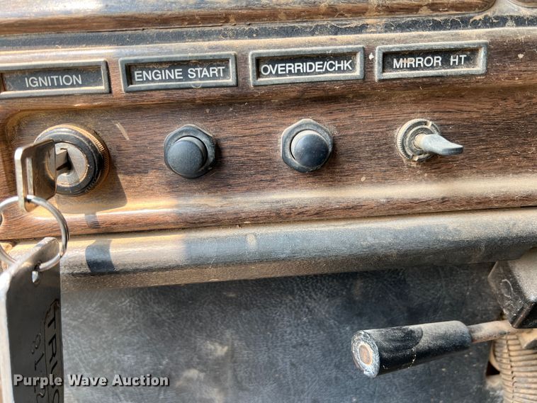 image for item DR1420 1995 Freightliner FLD120  semi truck