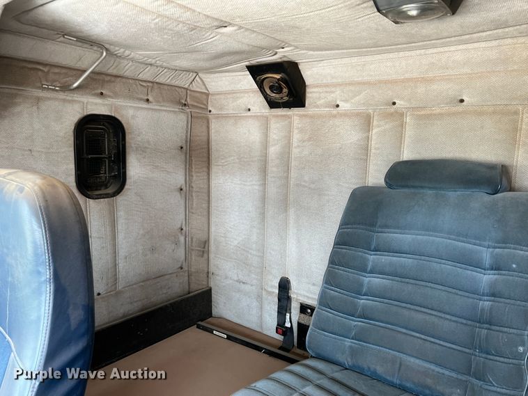 image for item DR1420 1995 Freightliner FLD120  semi truck