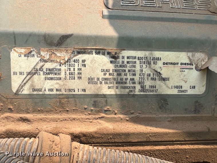 image for item DR1420 1995 Freightliner FLD120  semi truck