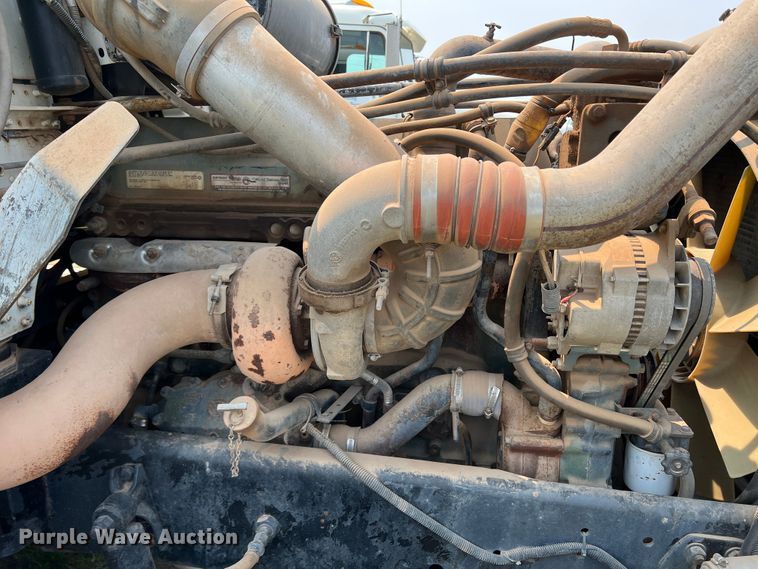 image for item DR1420 1995 Freightliner FLD120  semi truck