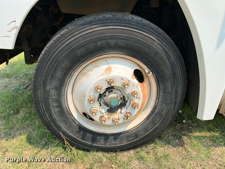 image for item DR1420 1995 Freightliner FLD120  semi truck