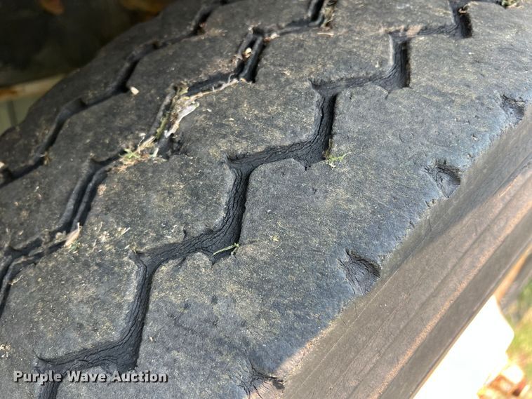 image for item DR1420 1995 Freightliner FLD120  semi truck