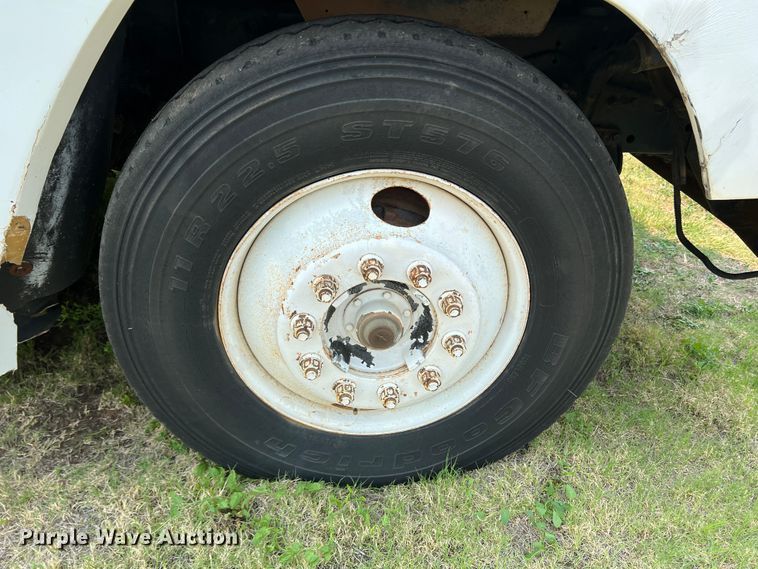 image for item DR1420 1995 Freightliner FLD120  semi truck