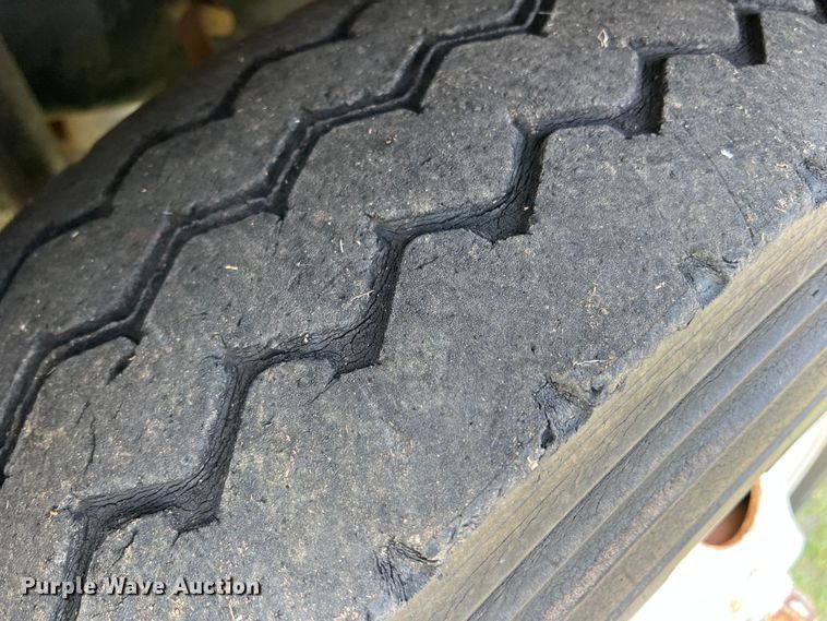 image for item DR1420 1995 Freightliner FLD120  semi truck