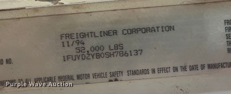 image for item DR1420 1995 Freightliner FLD120  semi truck