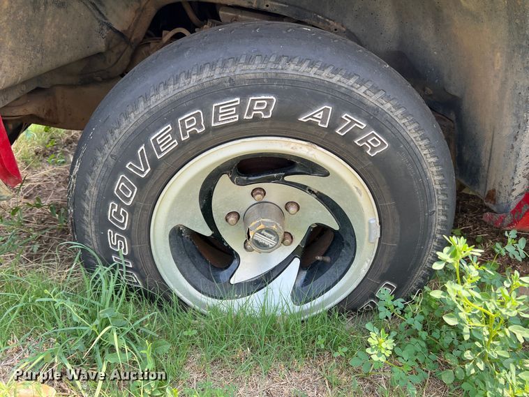 image for item DR1421 1993 Chevrolet C1500  Ext. Cab pickup truck