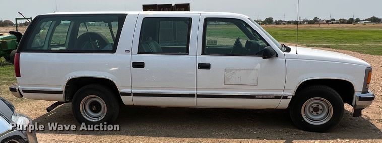 image for item DR1422 1999 GMC Suburban 1500