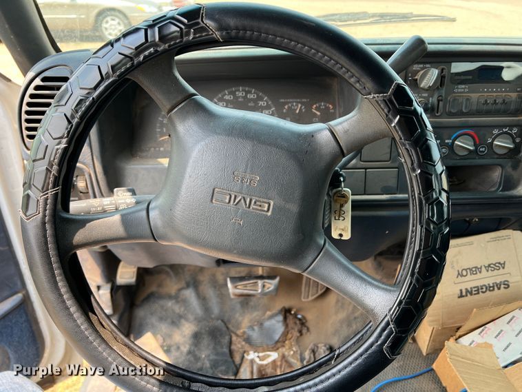 image for item DR1422 1999 GMC Suburban 1500