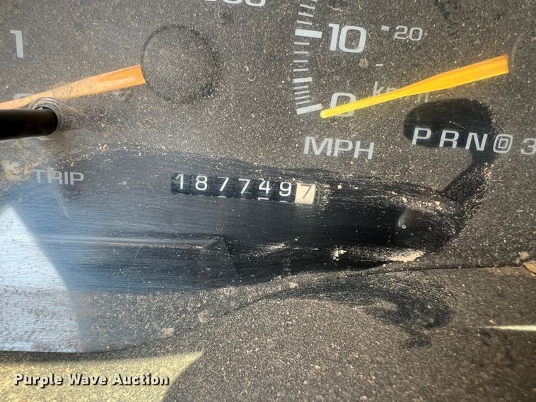 image for item DR1422 1999 GMC Suburban 1500