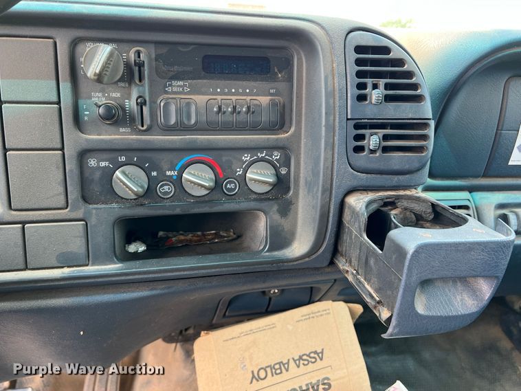 image for item DR1422 1999 GMC Suburban 1500