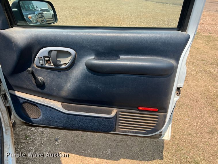 image for item DR1422 1999 GMC Suburban 1500