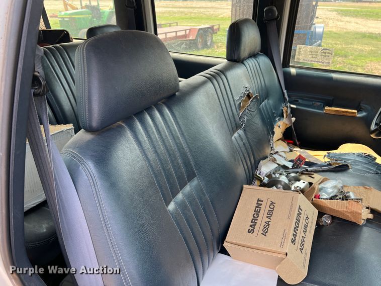 image for item DR1422 1999 GMC Suburban 1500