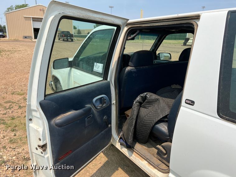 image for item DR1422 1999 GMC Suburban 1500