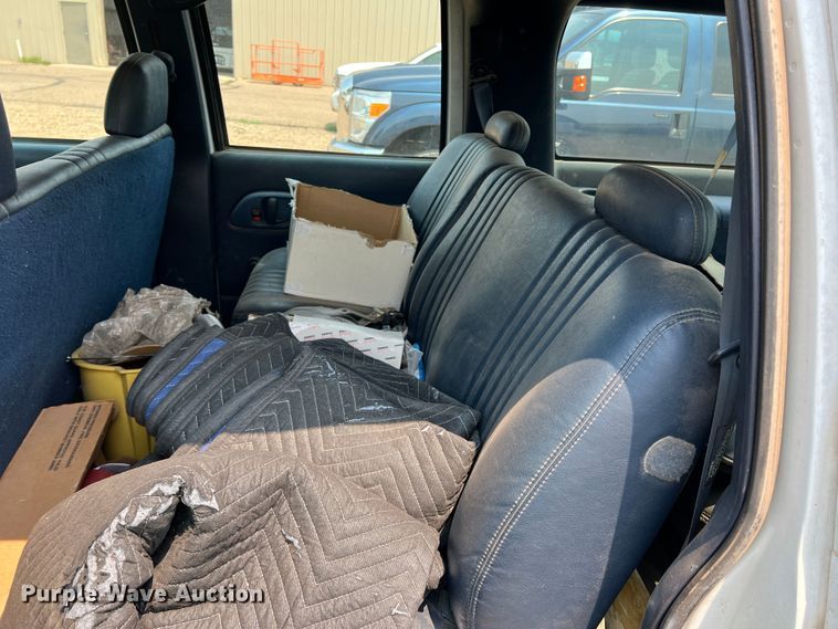 image for item DR1422 1999 GMC Suburban 1500
