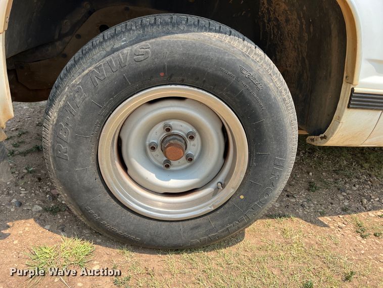 image for item DR1422 1999 GMC Suburban 1500