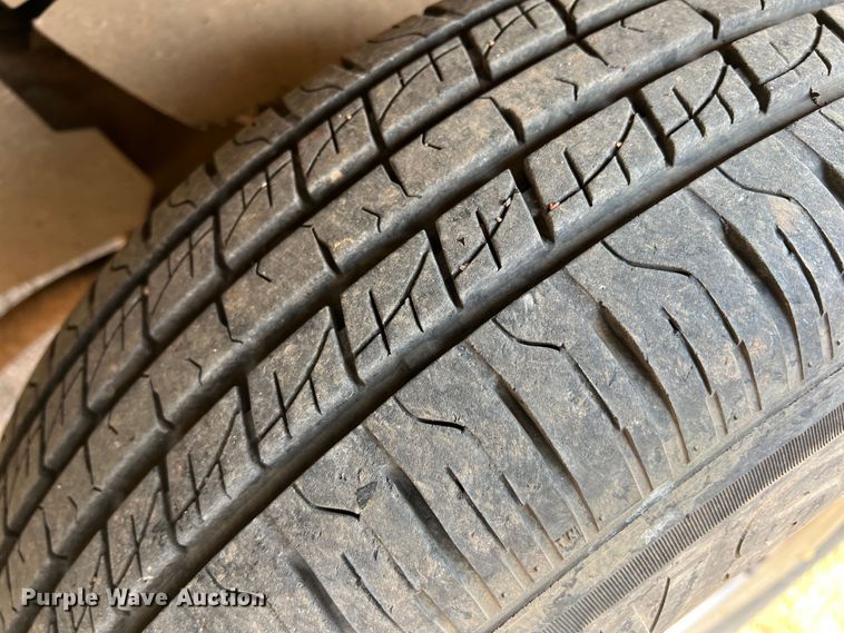 image for item DR1422 1999 GMC Suburban 1500