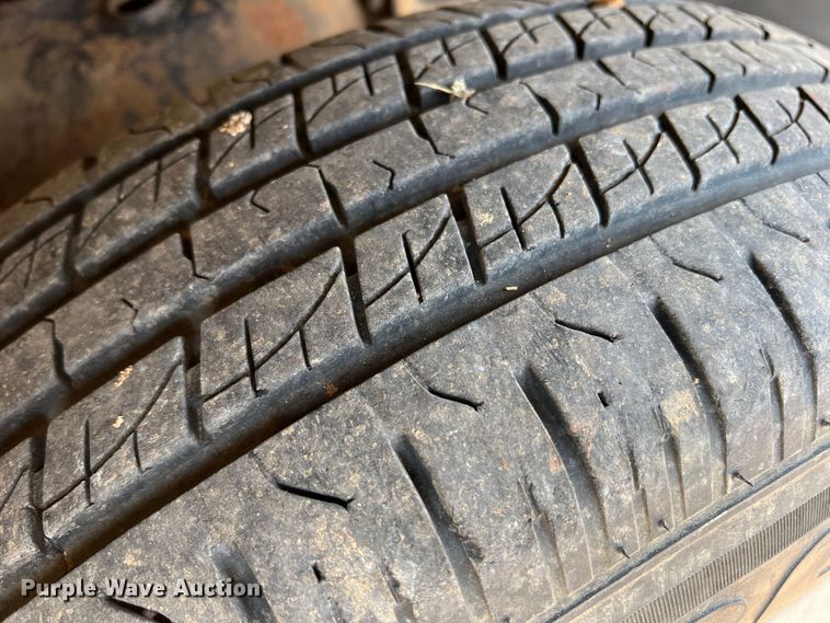 image for item DR1422 1999 GMC Suburban 1500