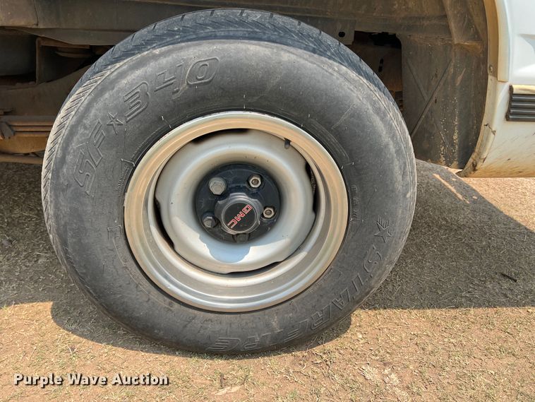 image for item DR1422 1999 GMC Suburban 1500