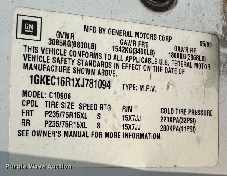 image for item DR1422 1999 GMC Suburban 1500