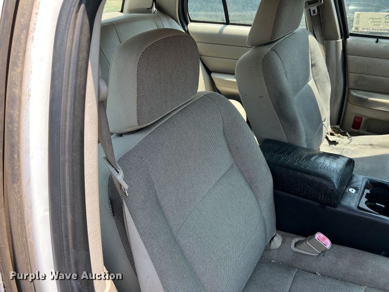 image for item DR1424 2010 Ford Crown Victoria Police Interceptor