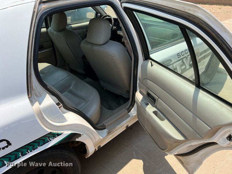 image for item DR1424 2010 Ford Crown Victoria Police Interceptor