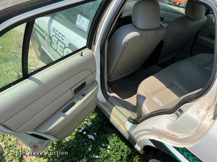 image for item DR1424 2010 Ford Crown Victoria Police Interceptor